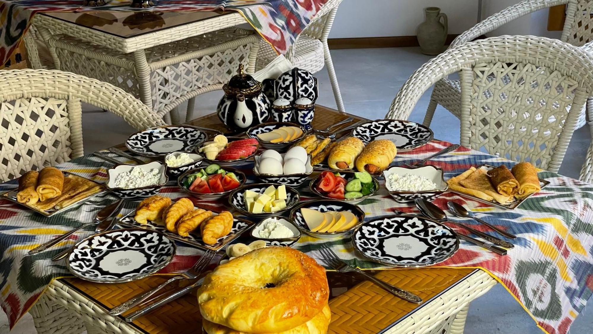 Mahbubakhon Guest House In Old City Bukhara Esterno foto