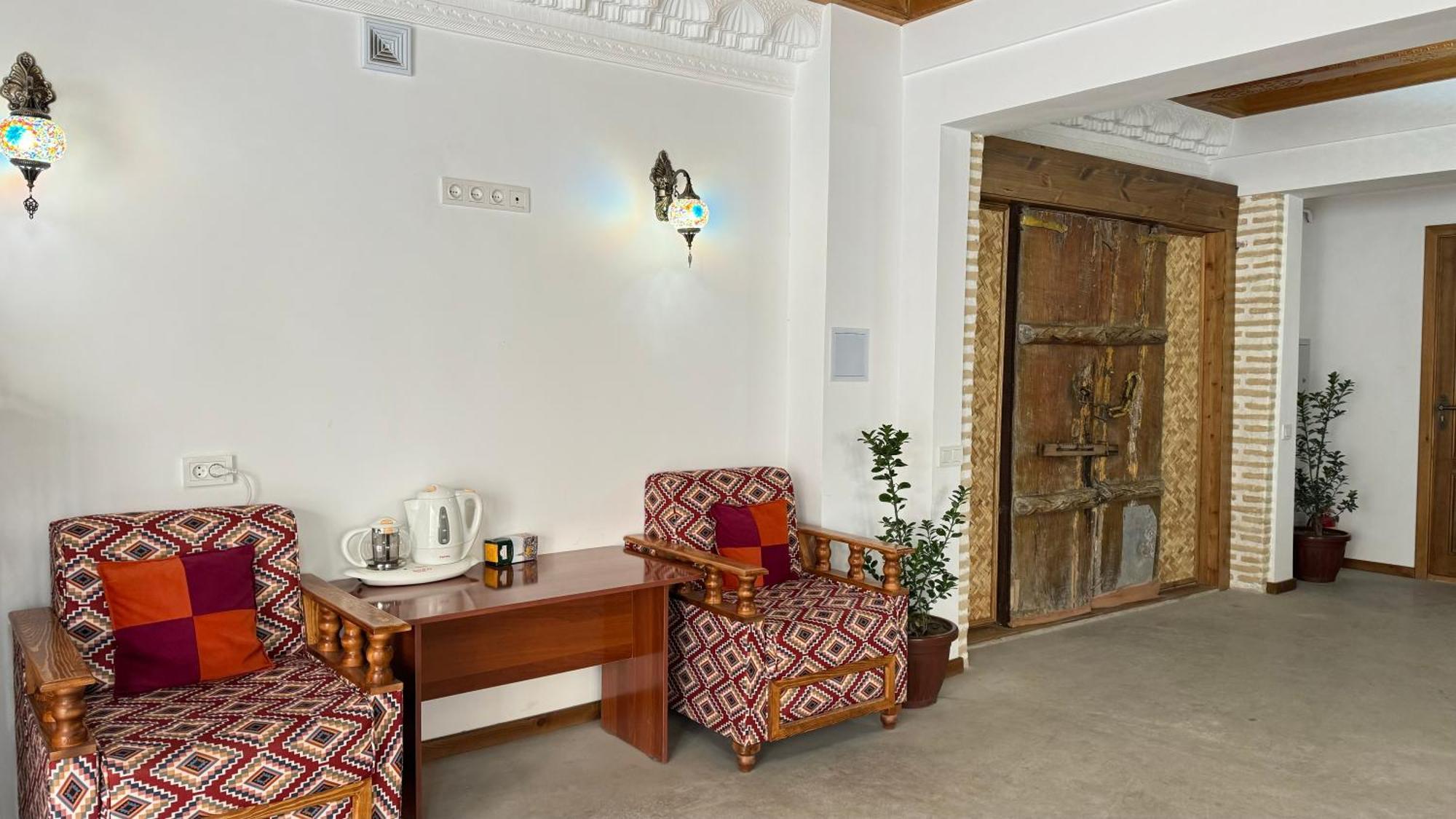 Mahbubakhon Guest House In Old City Bukhara Esterno foto